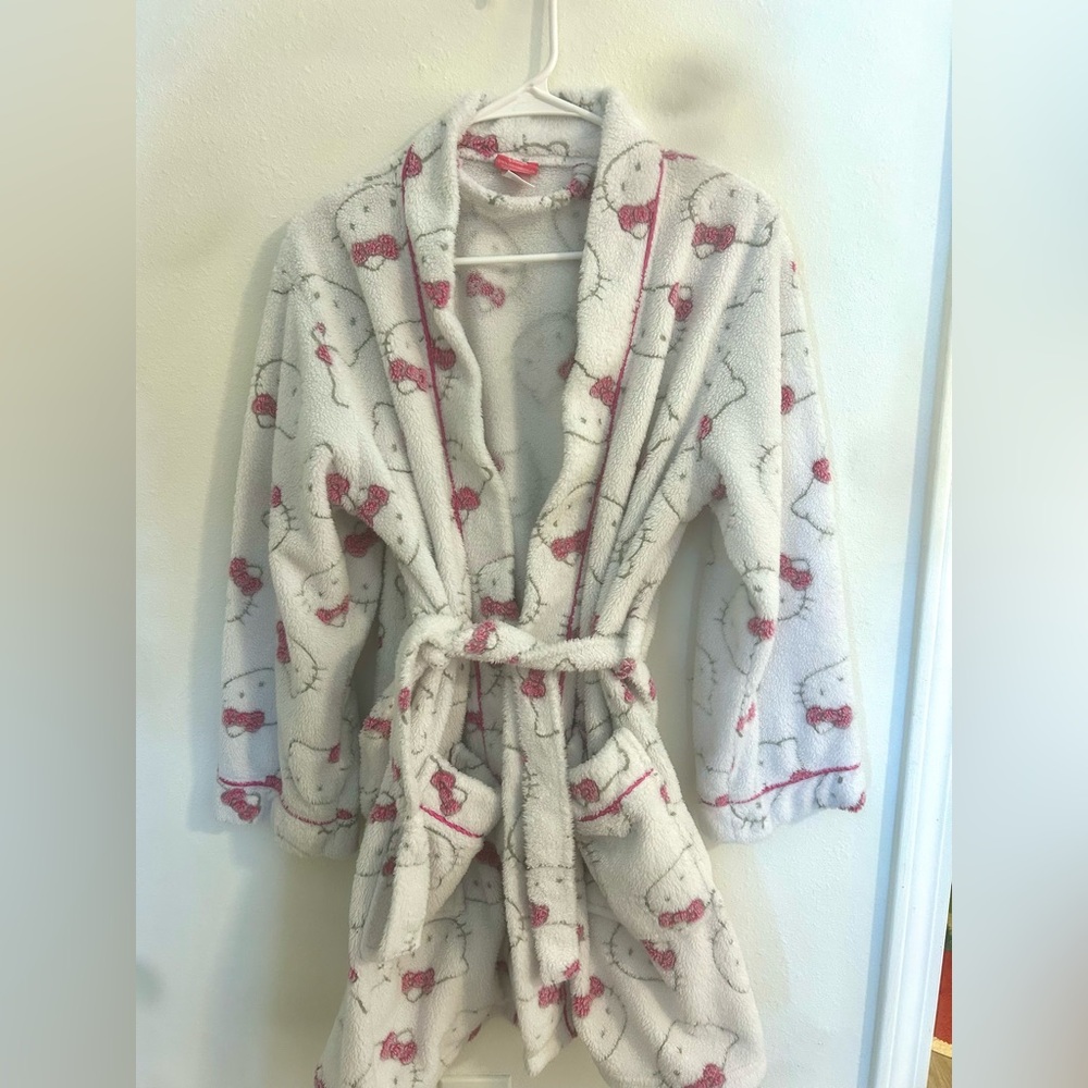 Hello Kitty Fleece Robe White and Pink